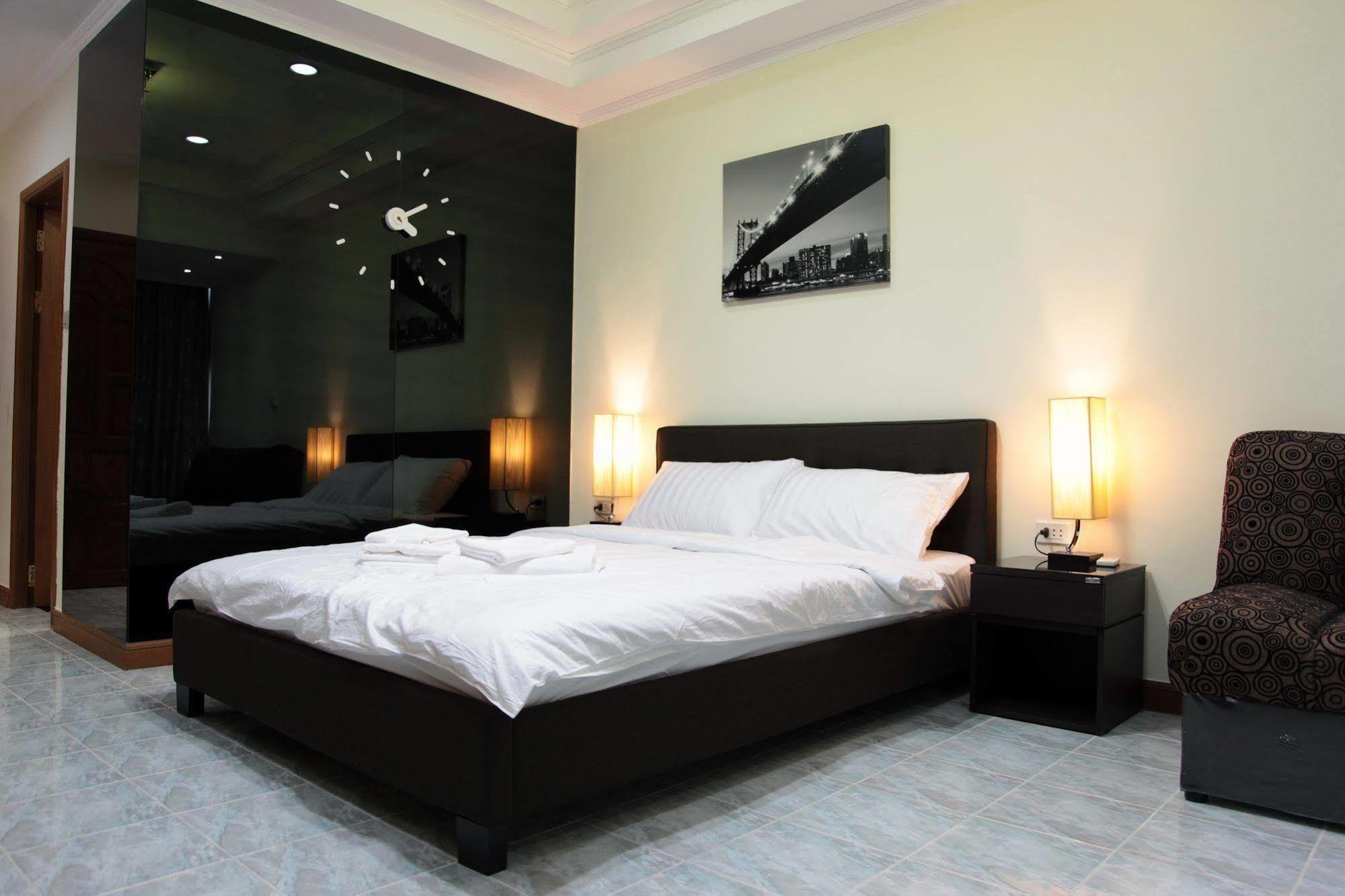 Thepthip Artdeco Studio Pattaya Exterior photo