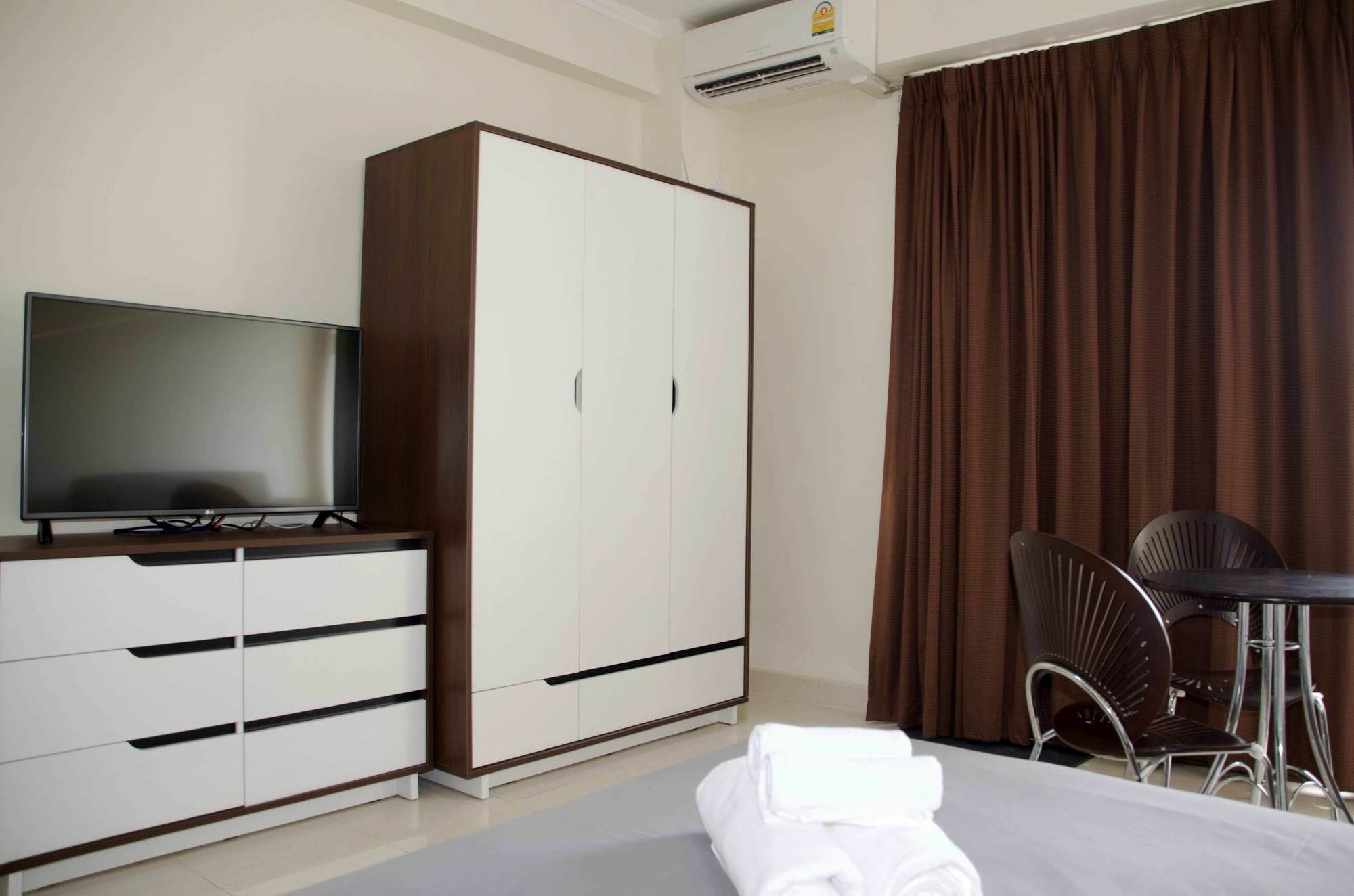Thepthip Artdeco Studio Pattaya Exterior photo